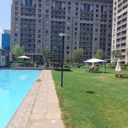 Prestige Apartments Sandton At Westpoint Johannesburg Exterior photo